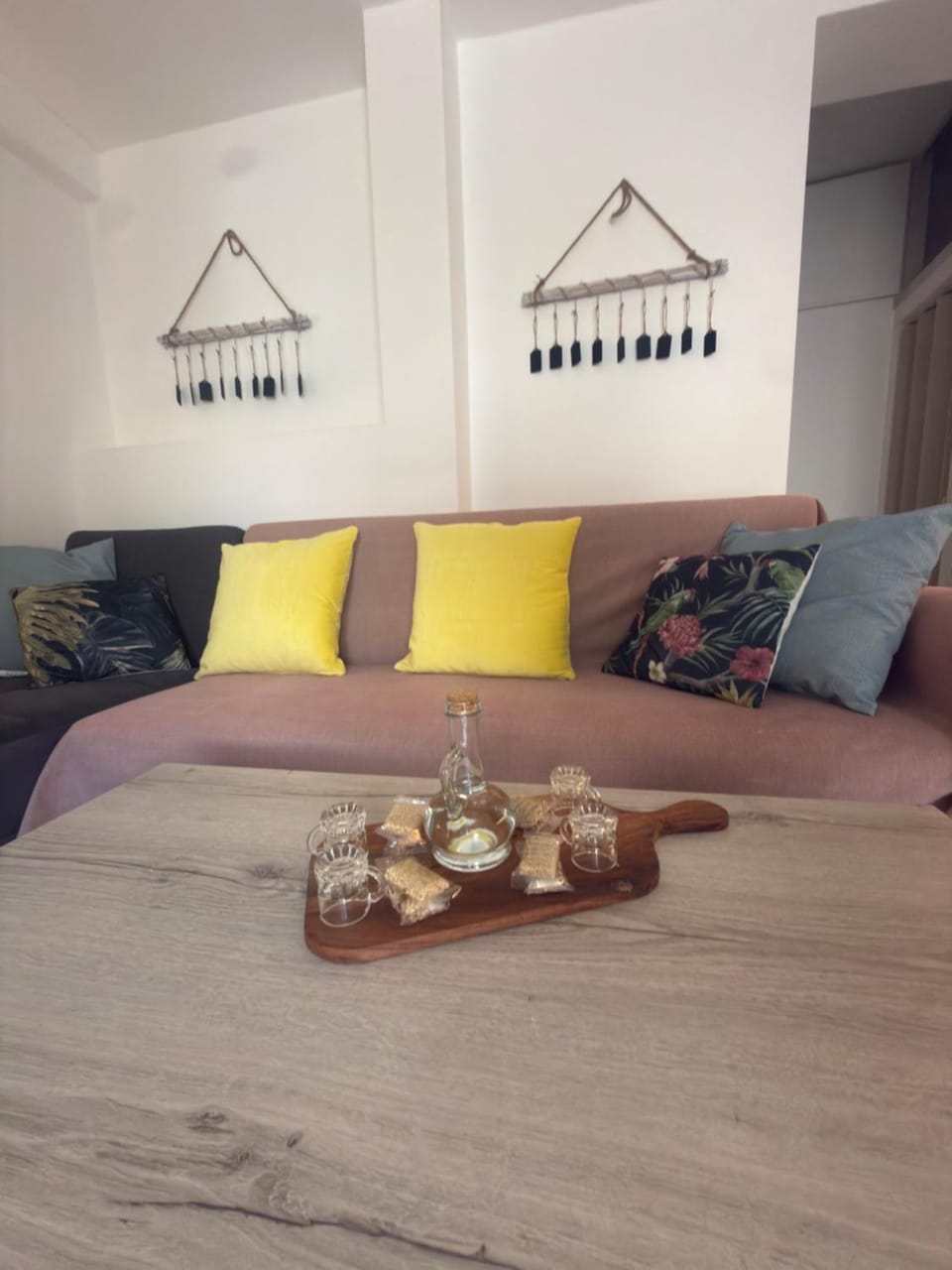 Summer, Living room