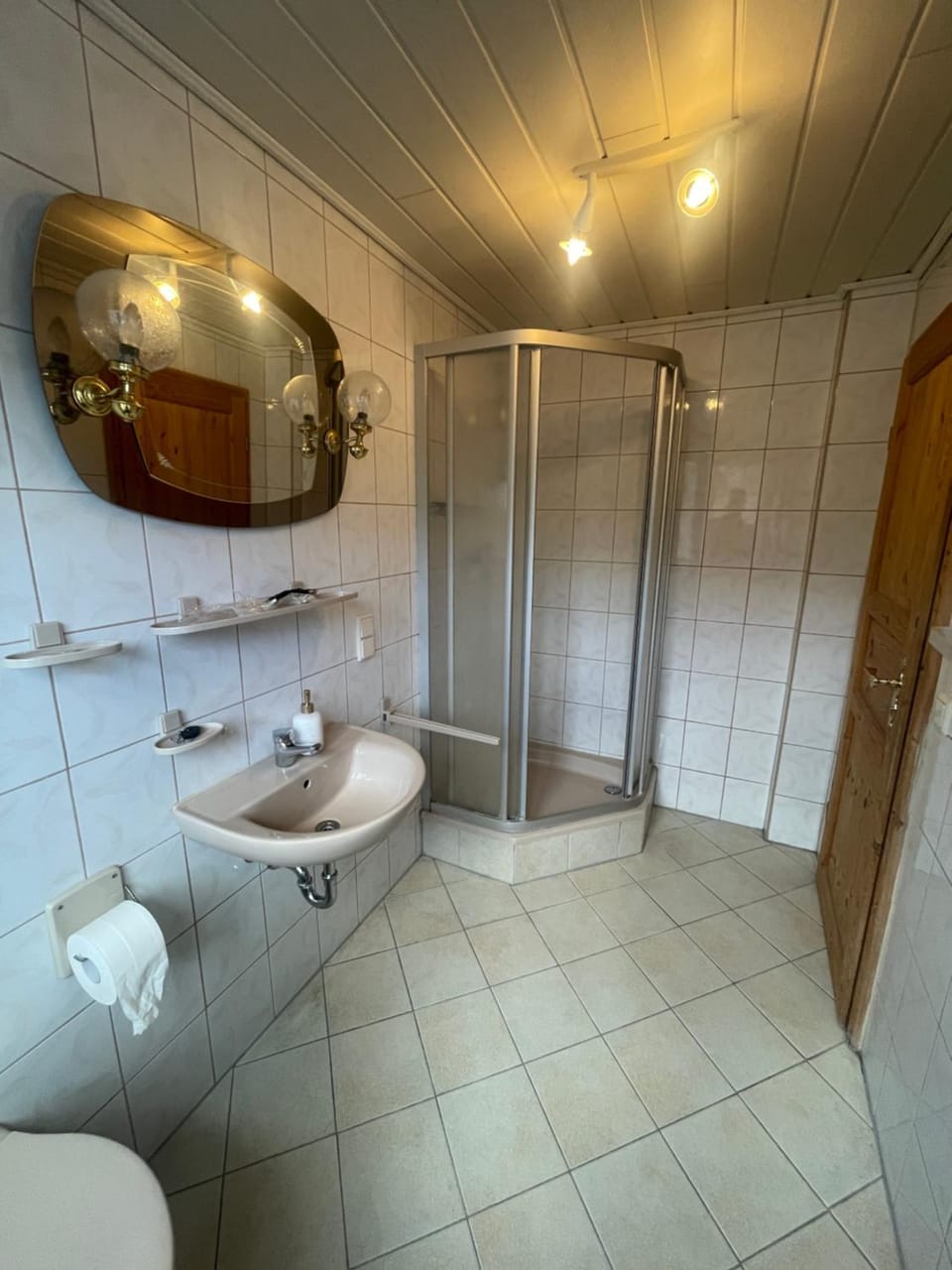 Shower, Bathroom, towels