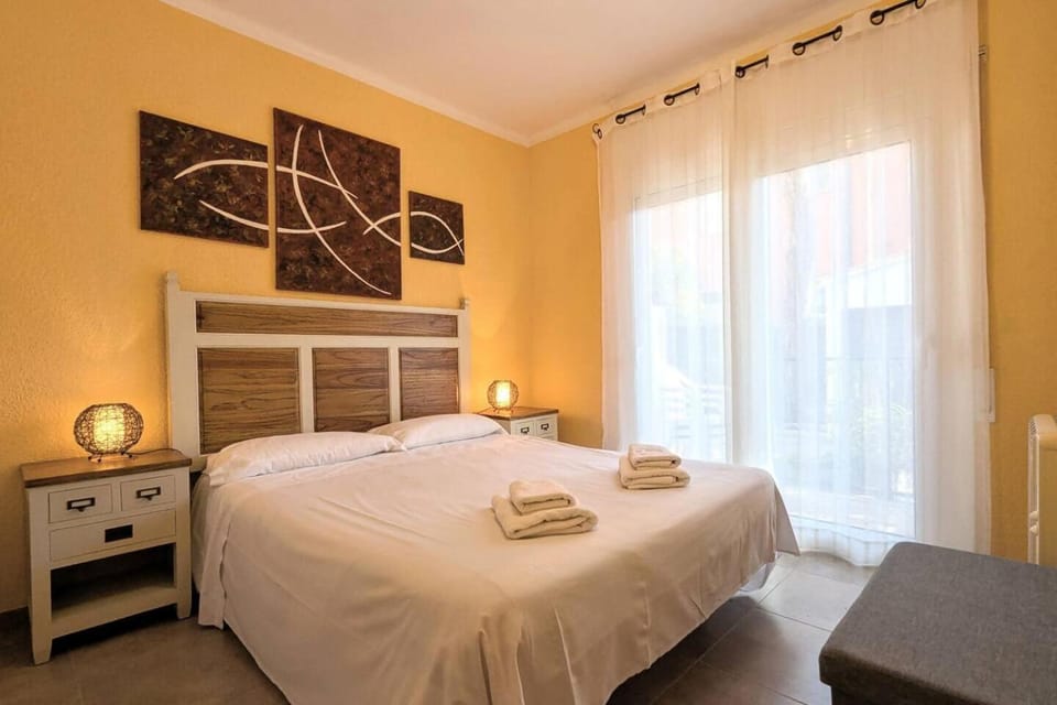 Bajo con Jardin cerca de la Playa by Host&Joy Apartment in Platja d'Aro