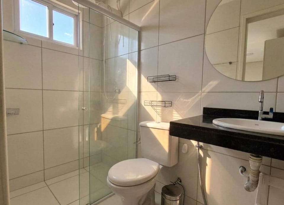 Shower, Toilet, towels