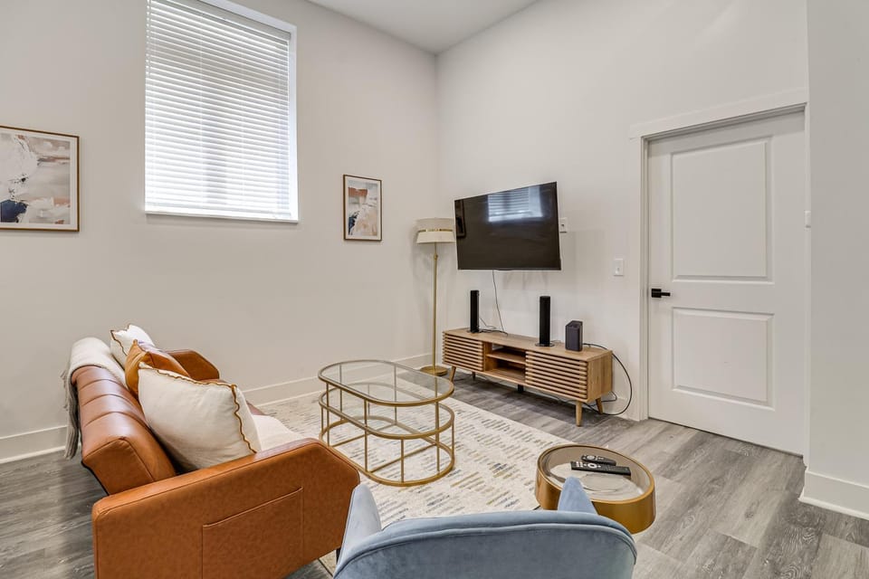 1 Mi to Dtwn! New Pet-Friendly Condo in Pittsburgh House in Pittsburgh