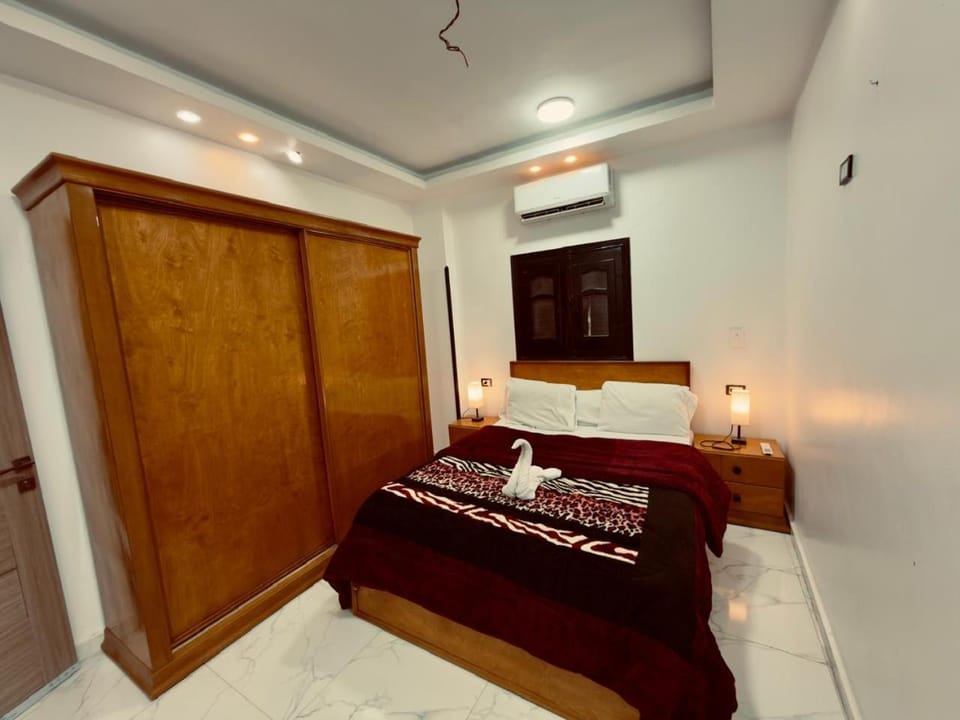 Bed, Photo of the whole room, Bedroom, wardrobe, air conditioner