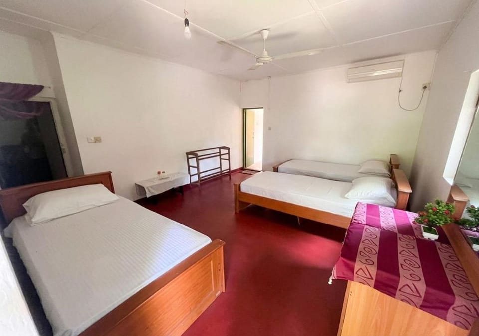 Bed, Photo of the whole room, Bedroom, air conditioner