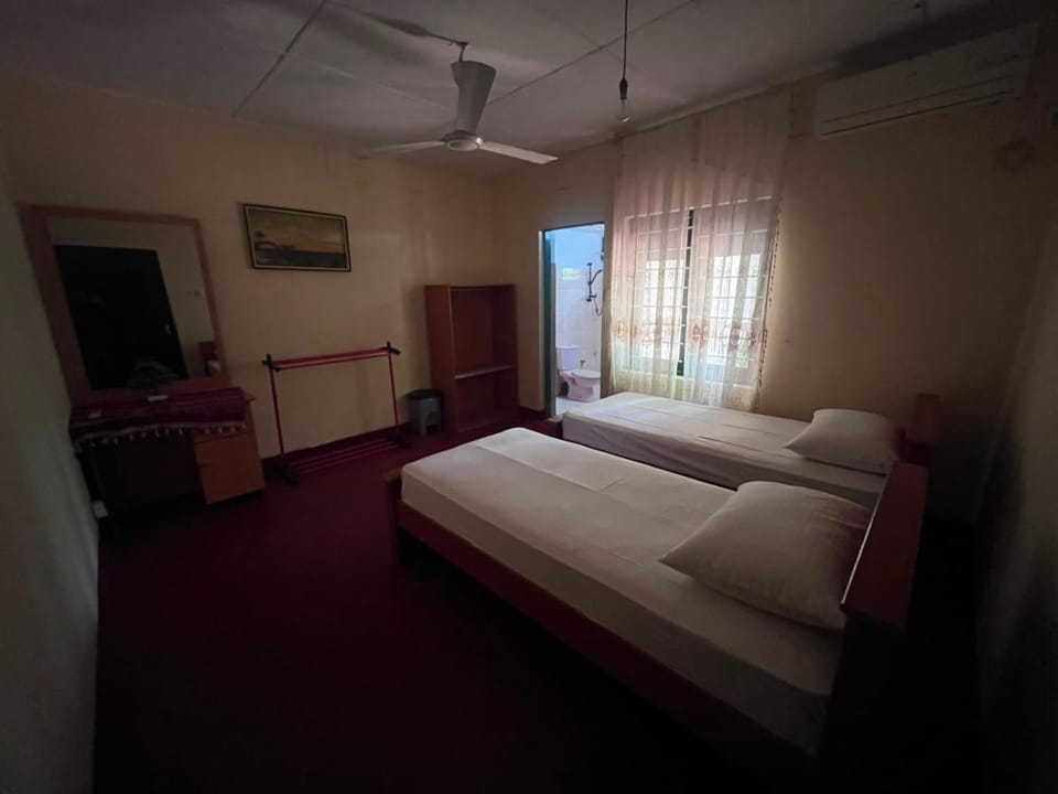 Bed, Photo of the whole room, Bedroom, air conditioner