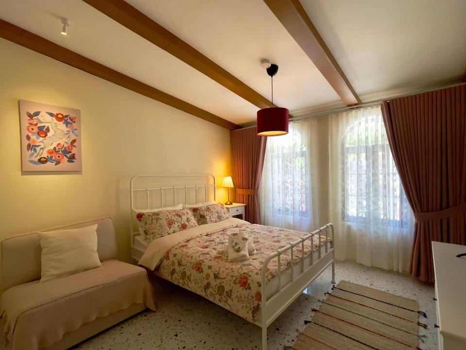 Bed, Bedroom