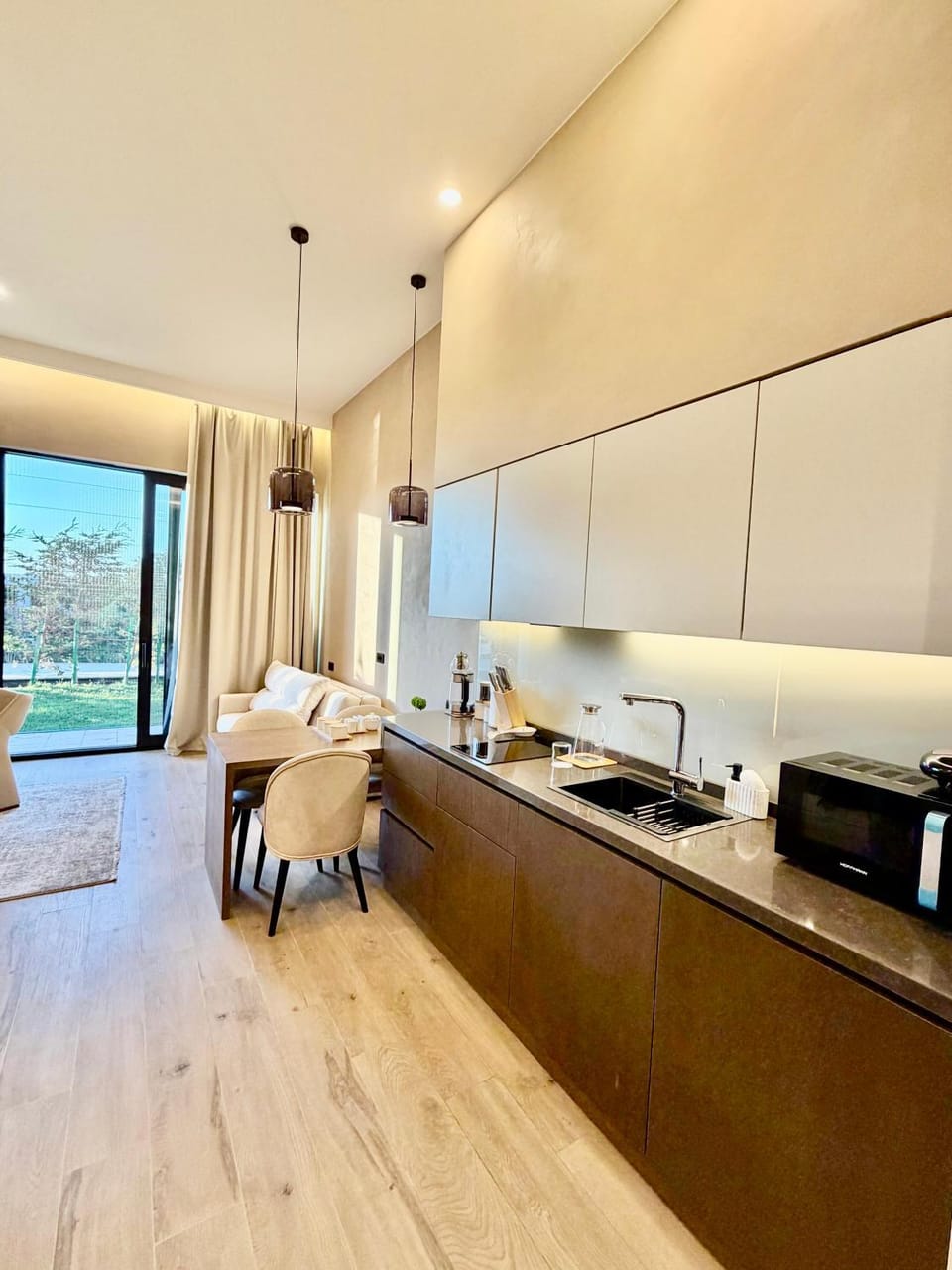 Coffee/tea facilities, Kitchen or kitchenette, Dining area, minibar, washing machine