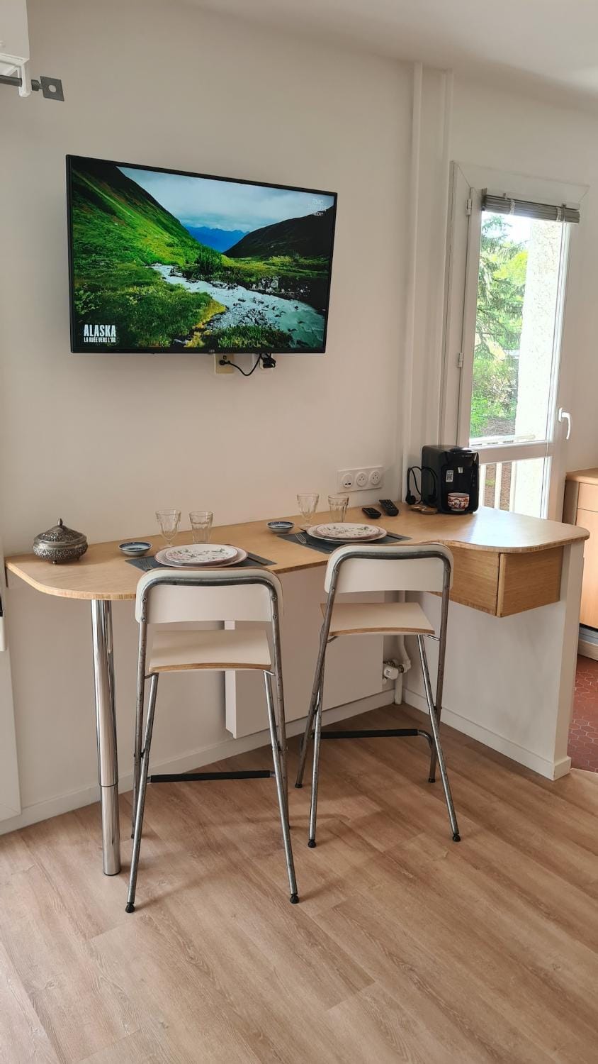 TV and multimedia, Dining area