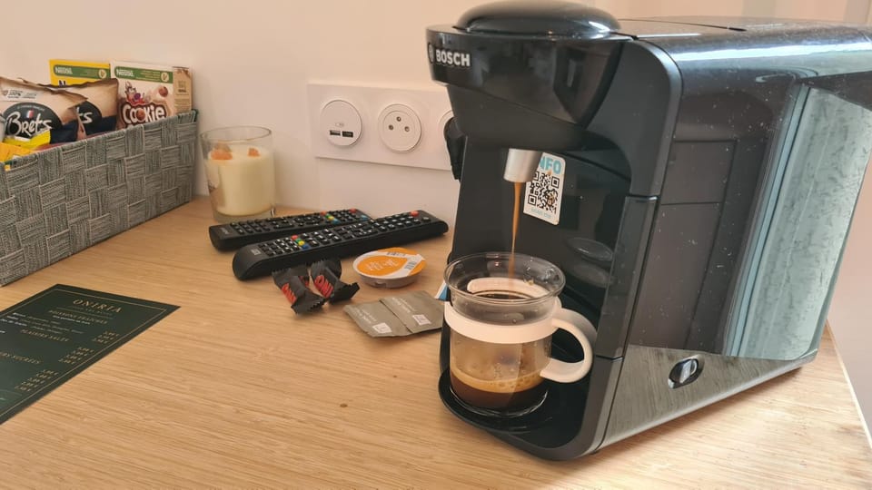 Coffee/tea facilities, minibar