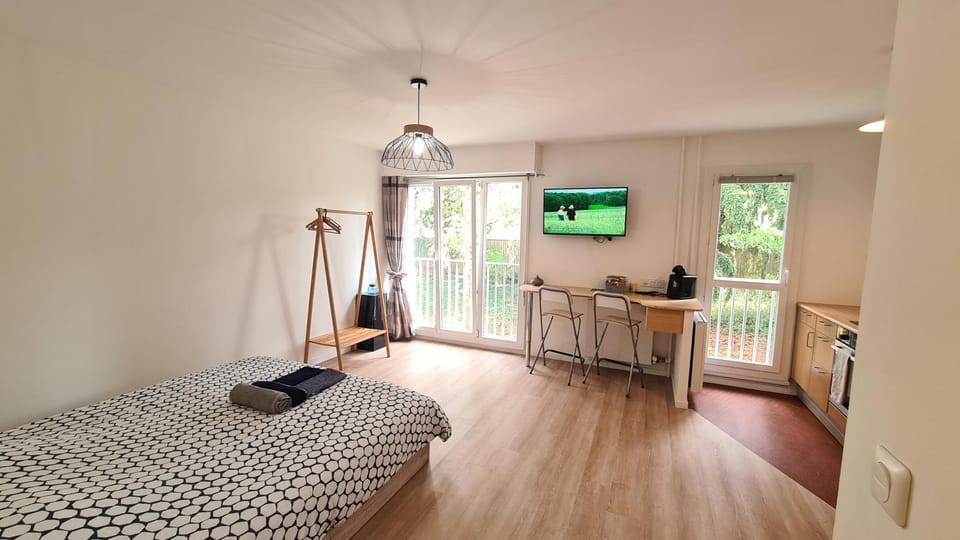 TV and multimedia, Photo of the whole room, Seating area
