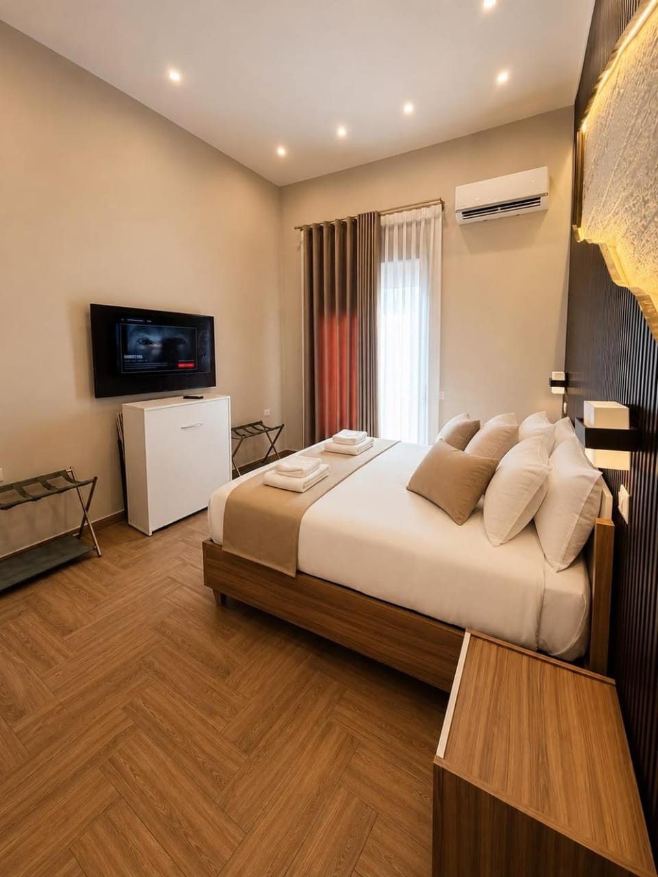 Bed, TV and multimedia, Photo of the whole room, Bedroom, air conditioner