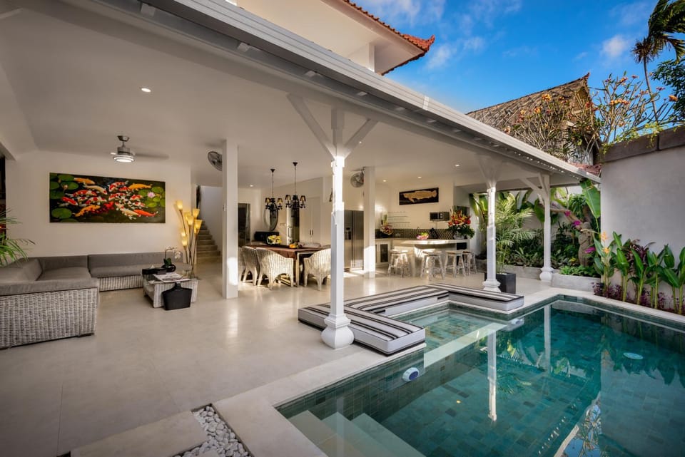 Property building, Swimming pool
