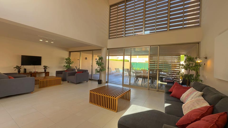 Communal lounge/ TV room
