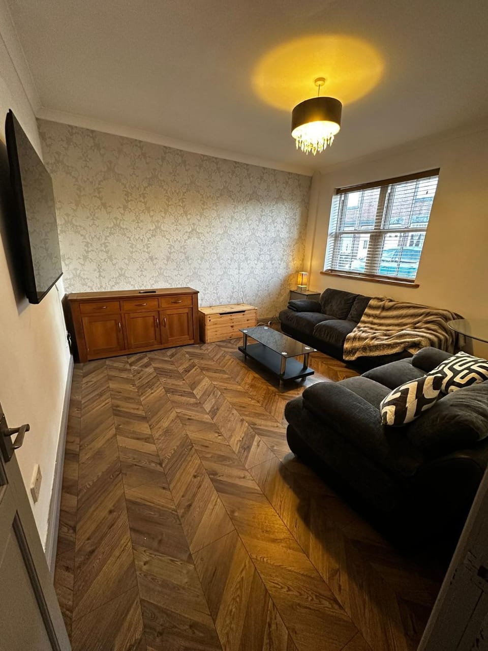 Ings Road Retreat! Wombwell Apartment in Borough of Barnsley