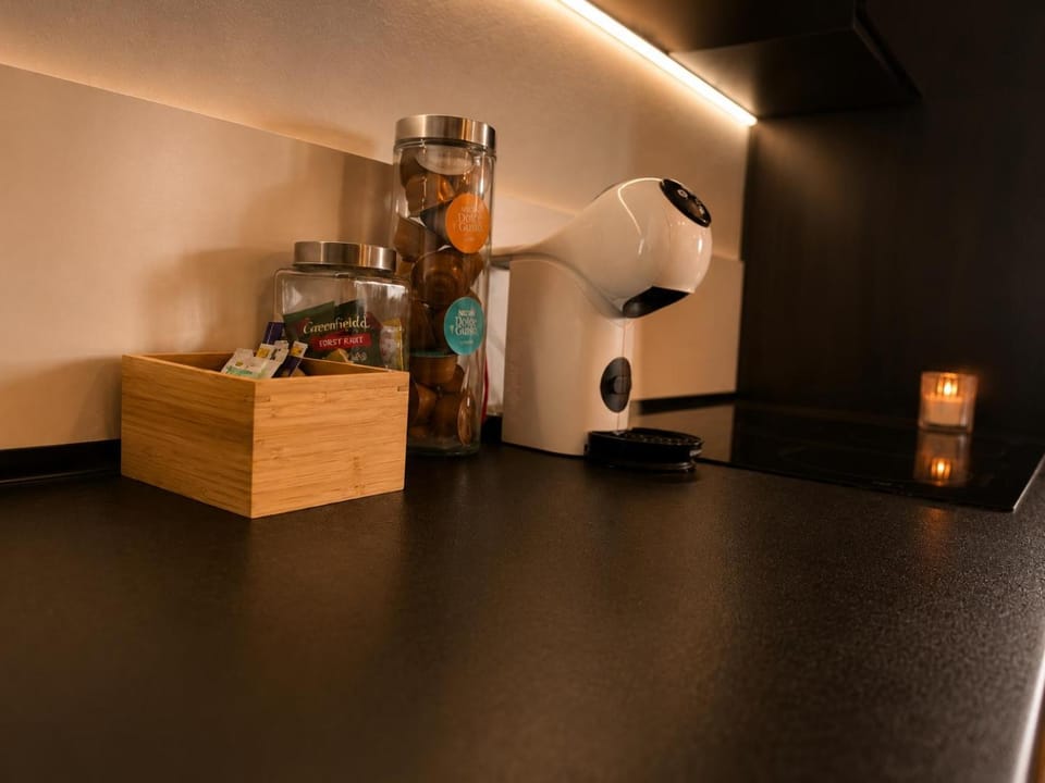 Coffee/tea facilities, Kitchen or kitchenette