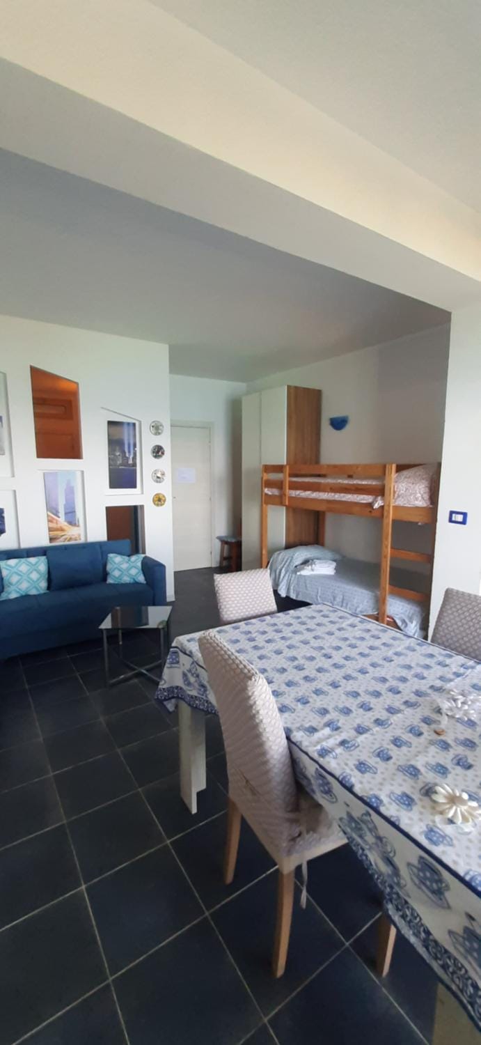 Dining area, bunk bed