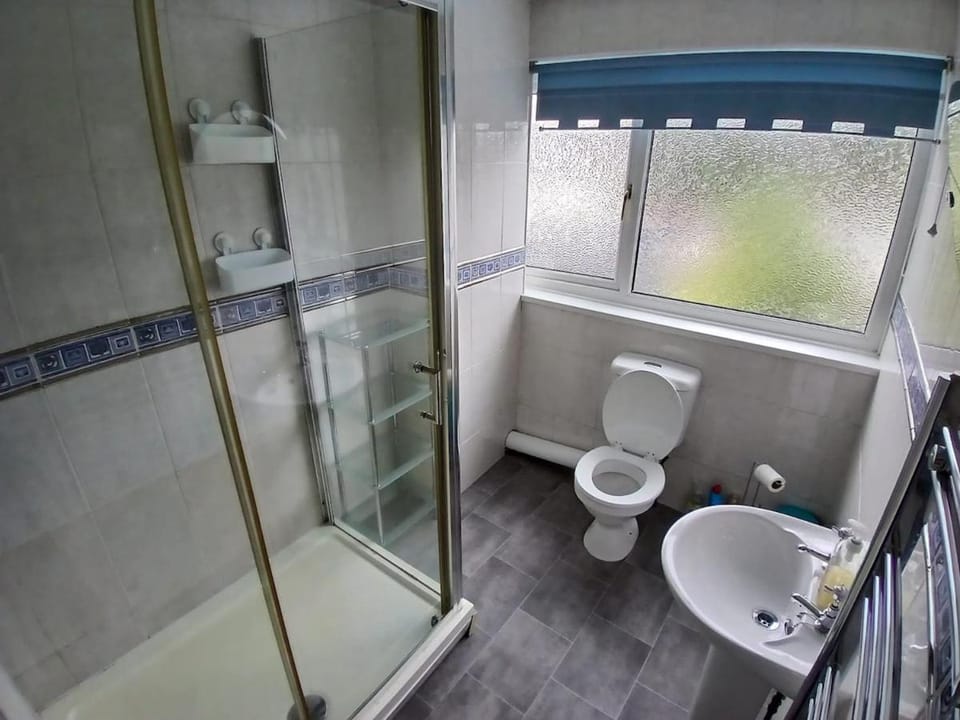 2 bedroom house Nec Bhx Hs2 Ideal for contractors Apartment in Marston Green