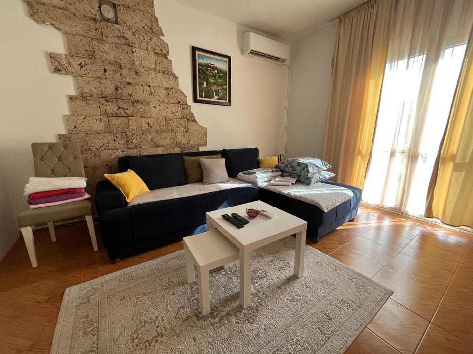 Boka Garden Retreat - Private Pool & Large Garden Near Kotor and Tivat House in Kotor Municipality