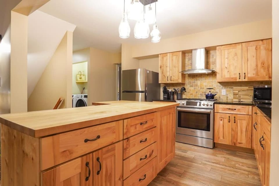 Hemlock Chalet House in Glacier