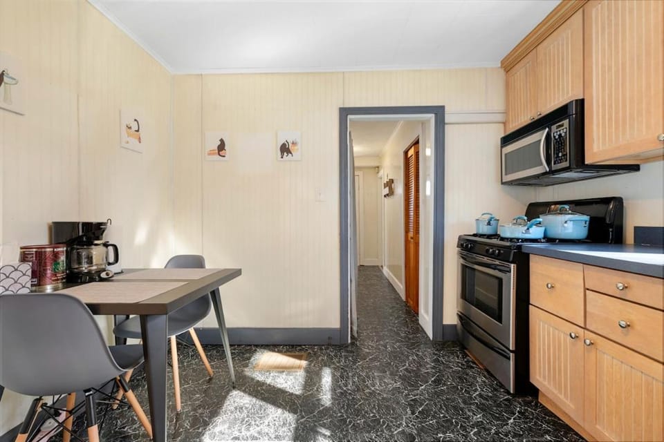 Cozy Stylish 4br3ba 3mins to Somerville Subway Apartment in Somerville
