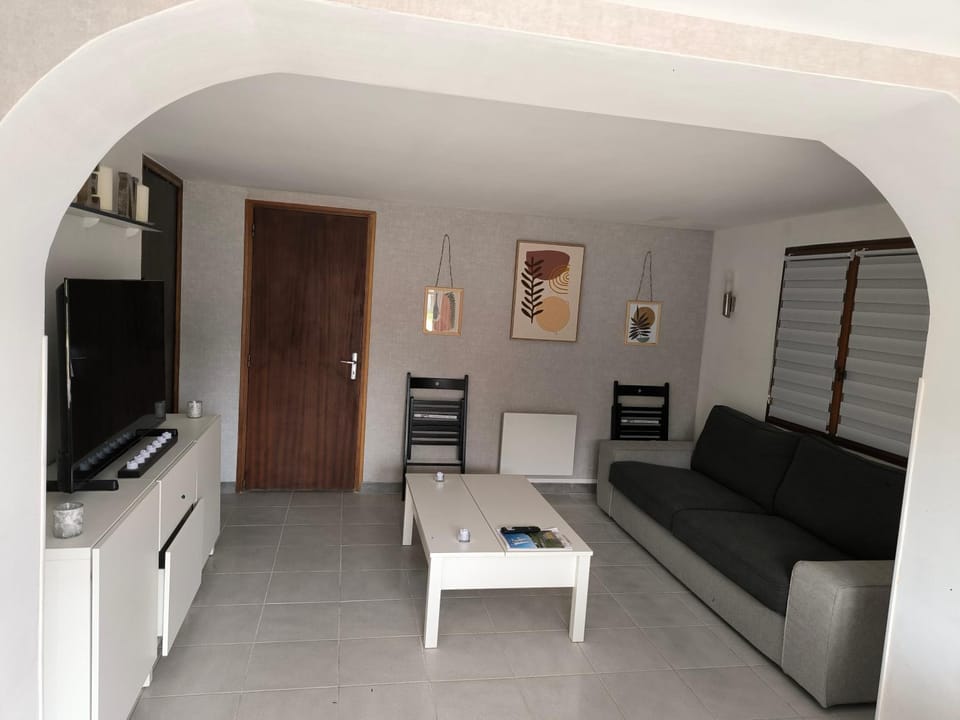 Bas de Villa Apartment in French Riviera