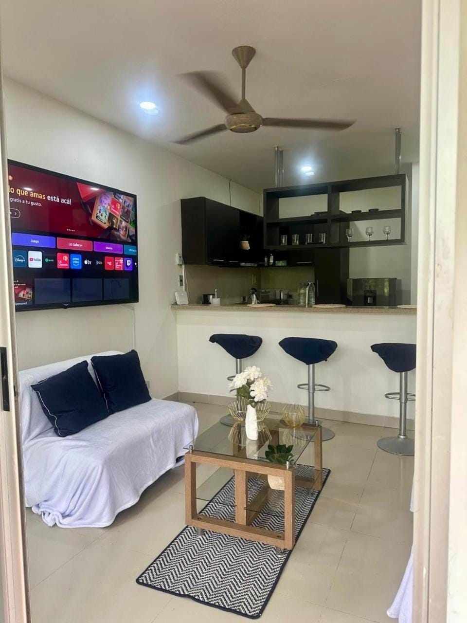 TV and multimedia, Living room, Dining area