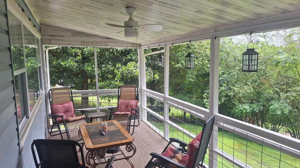 Cozy Secret City Home near Smoky Mtns,Windrock,Y12 House in Oak Ridge
