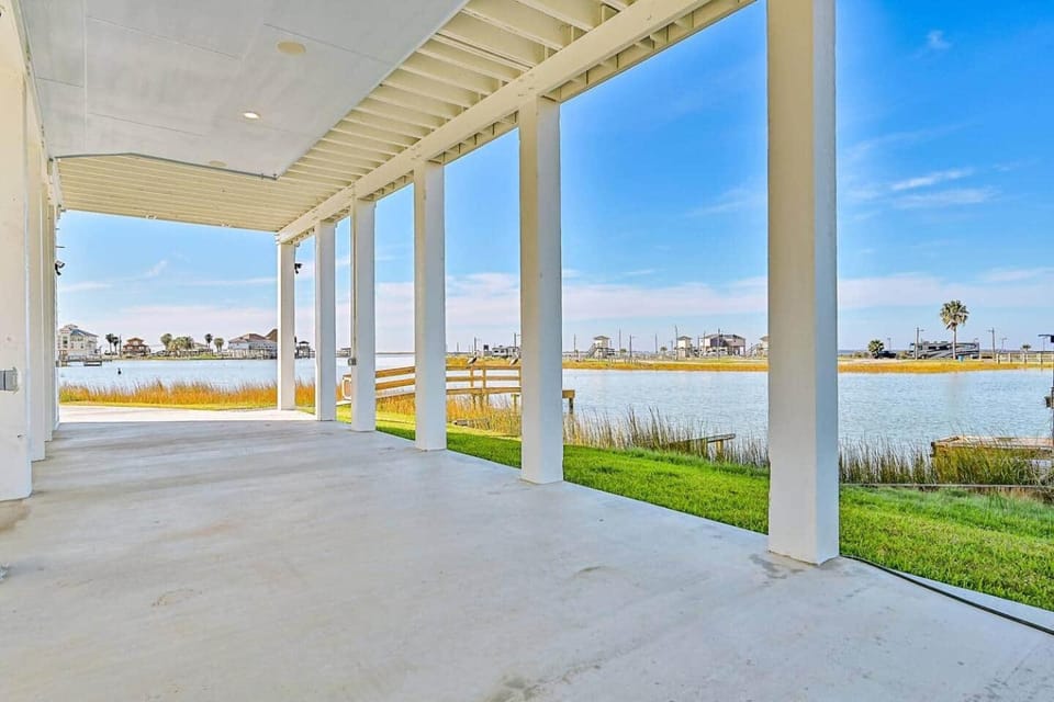 Treasure Island Beach Getaway-Ocean & Island Vibes House in Alvin