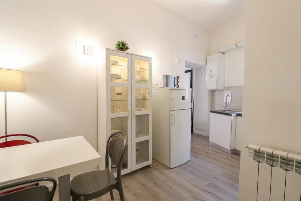 Minimal Apartment Hearth of Rome Apartment in Rome