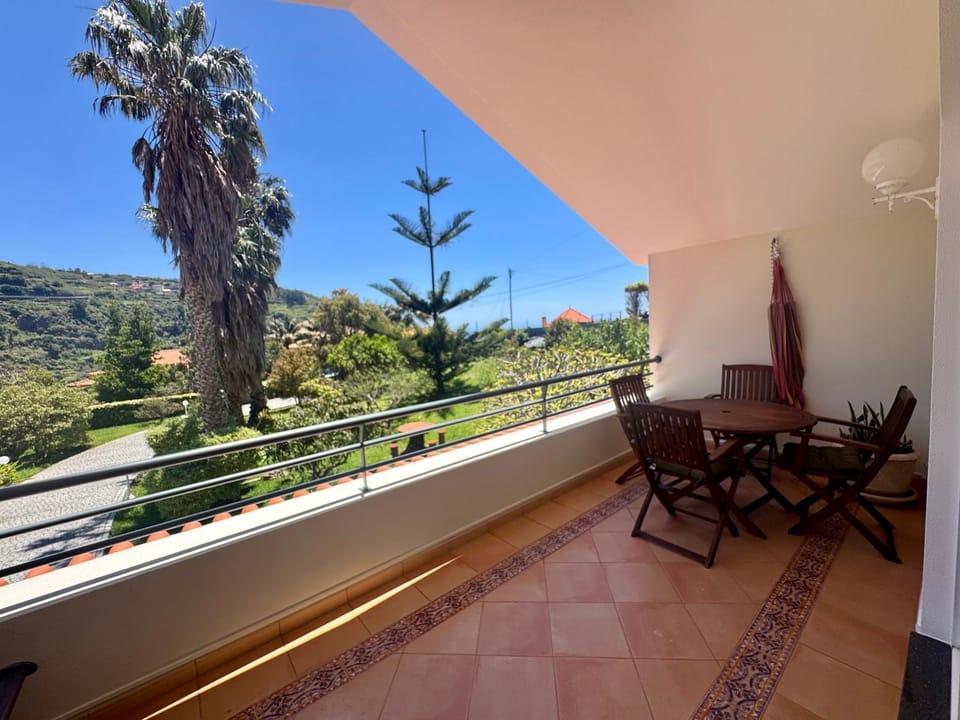 Patio, Day, Natural landscape, View (from property/room), Balcony/Terrace, Seating area, Dining area, Mountain view