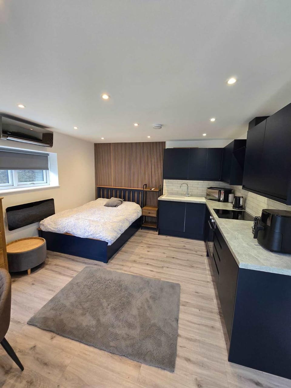 Kitchen or kitchenette, Bedroom