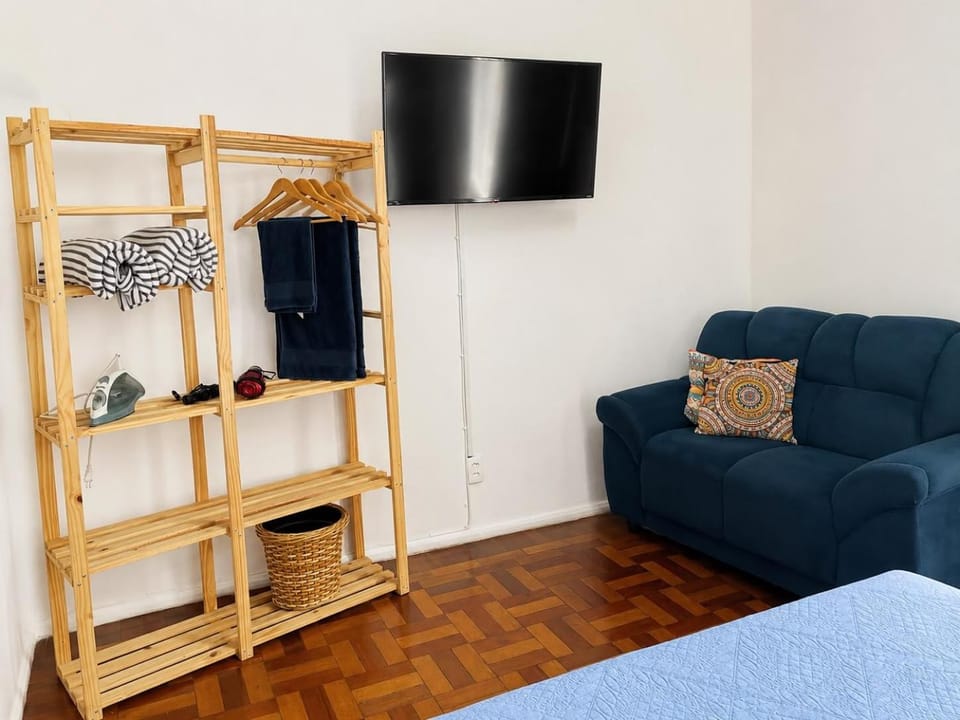 Bed, TV and multimedia, Photo of the whole room, Bedroom, towels, wardrobe