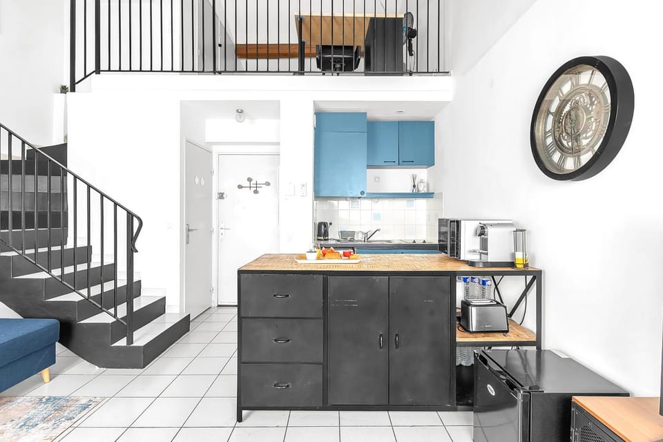 Kitchen or kitchenette