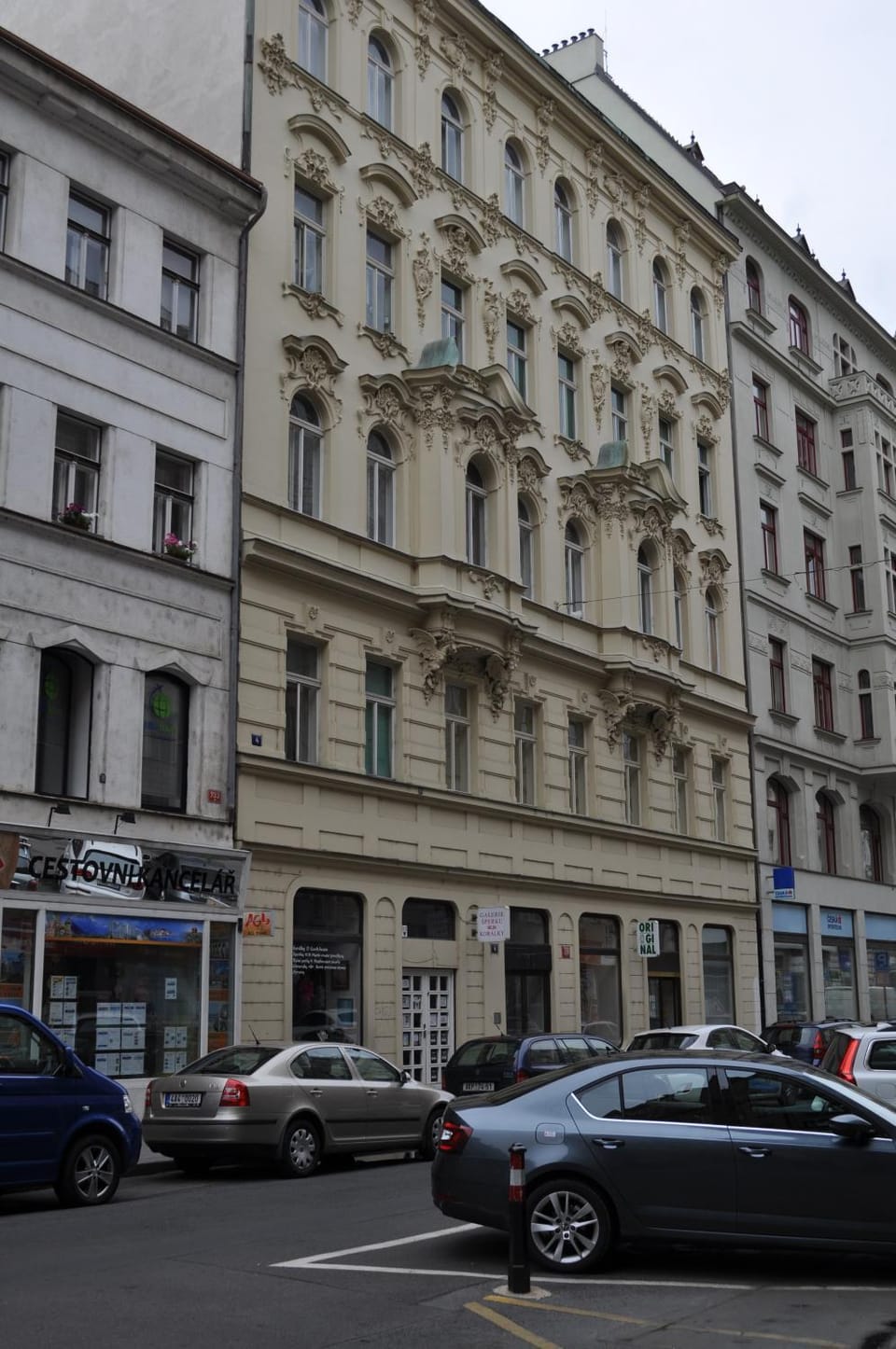 Facade/entrance