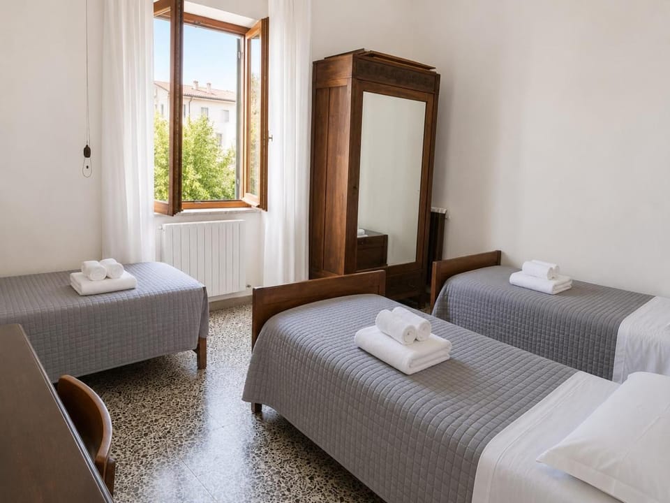 Malù camera tripla in appartamento - lungomare Crotone Bed and Breakfast in Crotone