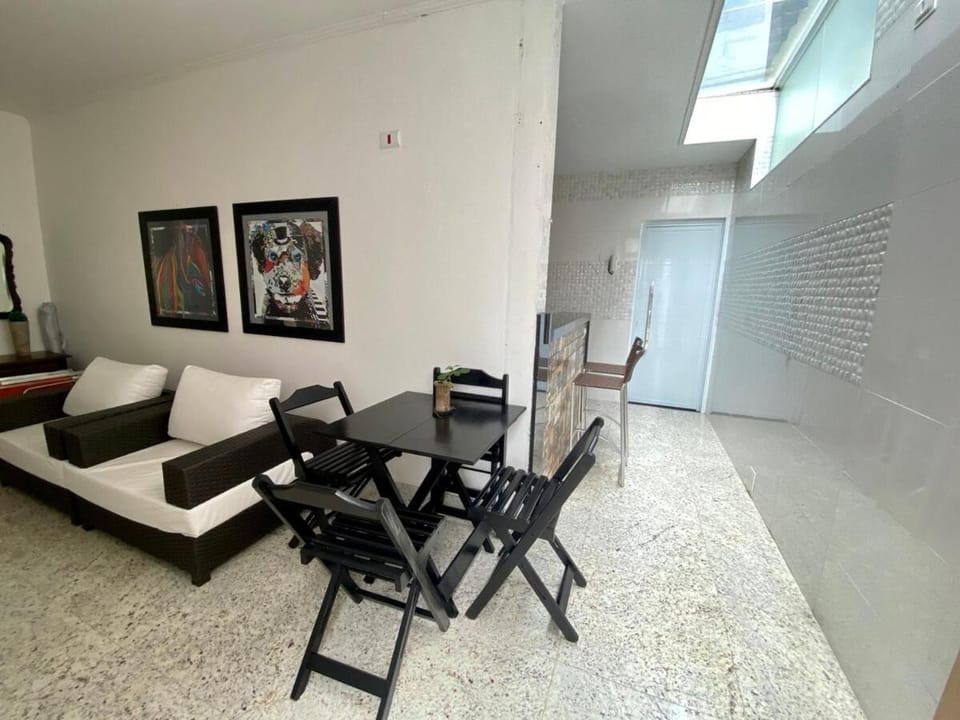 CASA incrível com 3 suítes, jardim e perto da Praia House in State of São Paulo