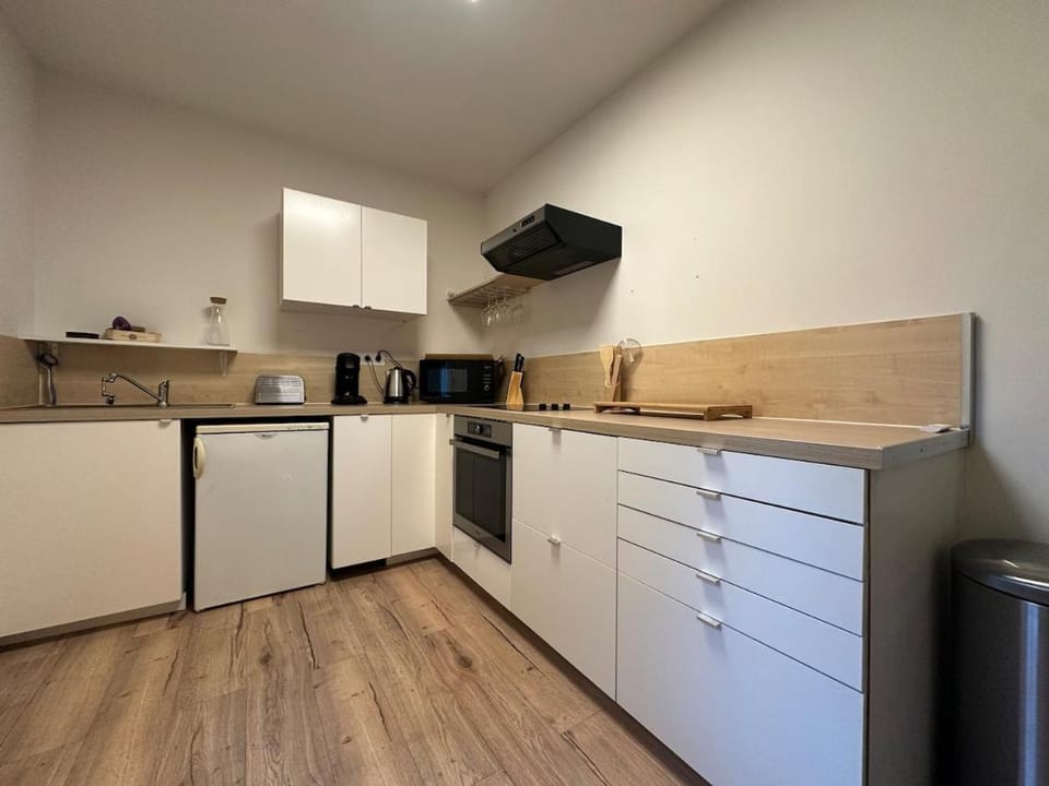 La Loge - Lumineux & Parking Apartment in Villeneuve-lès-Avignon