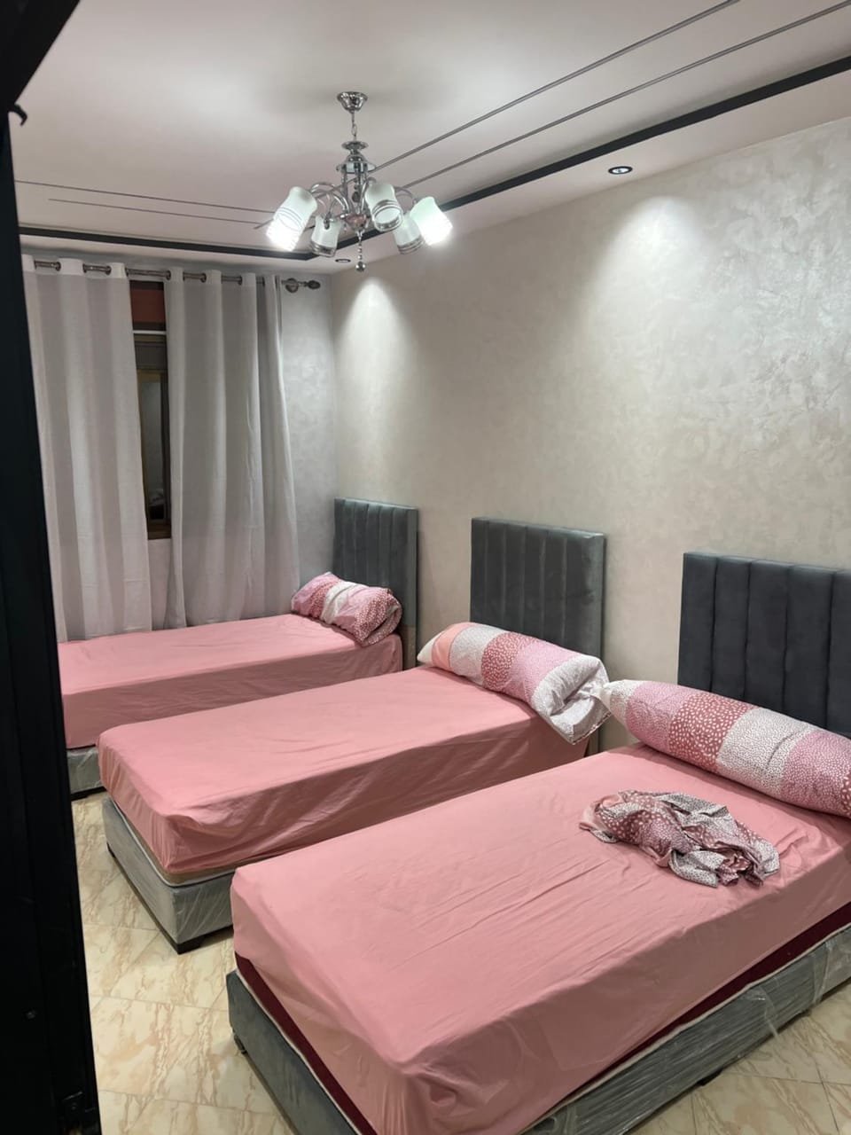 Spacious 2BR Apartment with 4 Beds & Moroccan Salon Apartment in Tangier-Tétouan-Al Hoceima