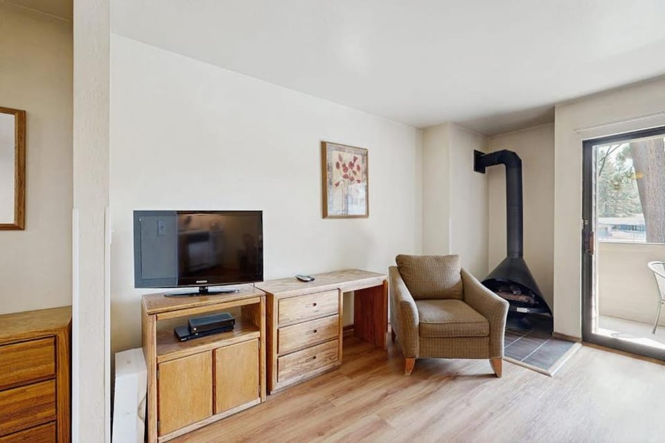 Experience laid-back mountain living at this Lakeland Village deluxe studio Apartment in South Lake Tahoe