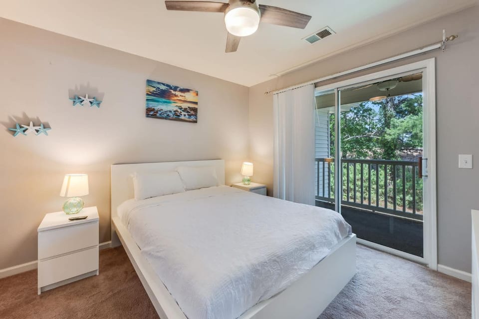 Amazing Large 3 BR at River Oaks Golf with Pools Apartment in Carolina Forest
