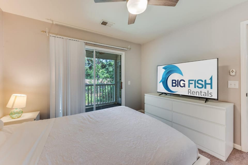 Amazing Large 3 BR at River Oaks Golf with Pools Apartment in Carolina Forest