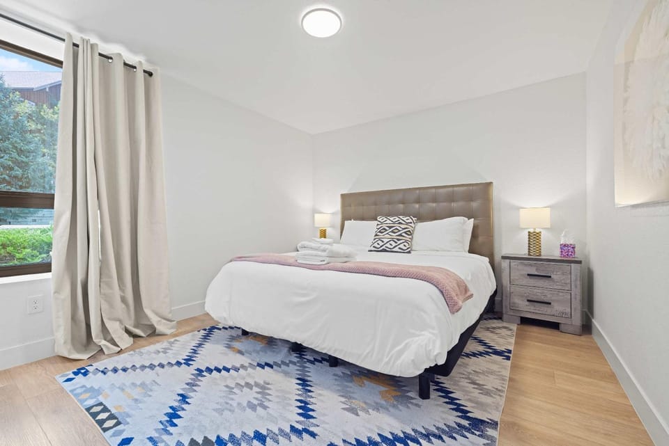 Beautiful Mountain Views in the Heart of Evergreen House in Evergreen