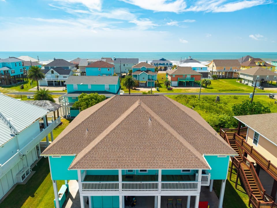 Property building, Natural landscape, Sea view