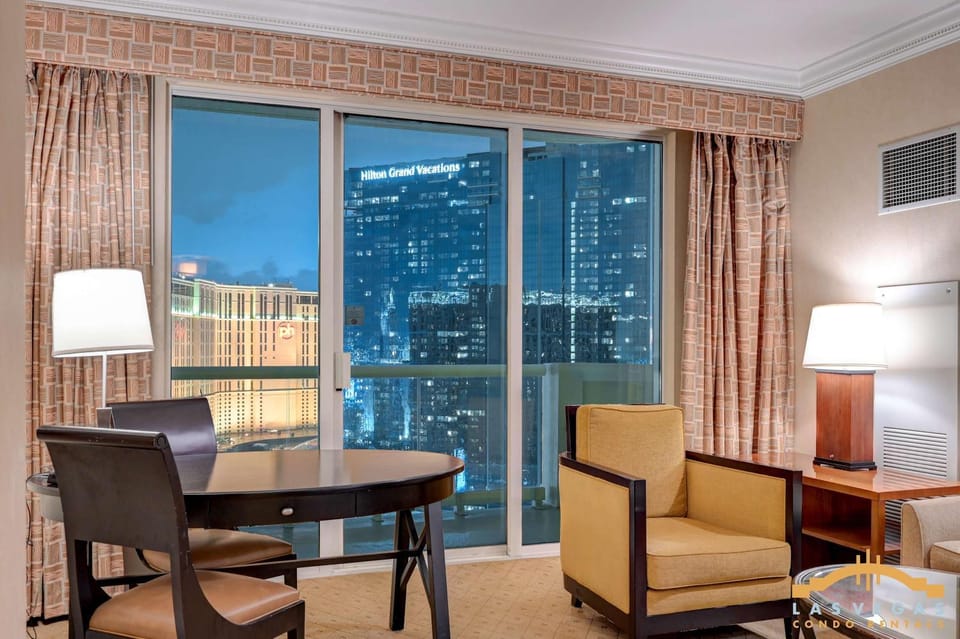 MGM Signature-Outdoor Pool Jacuzzi F1 Track Strip House in Las Vegas Strip