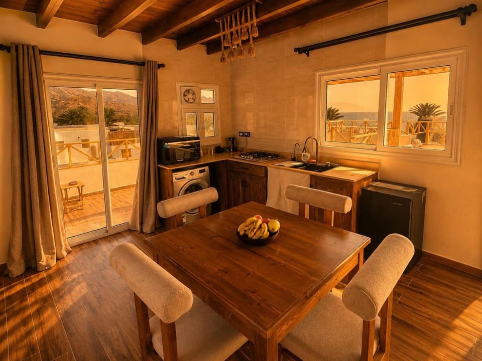 minibar, kitchen