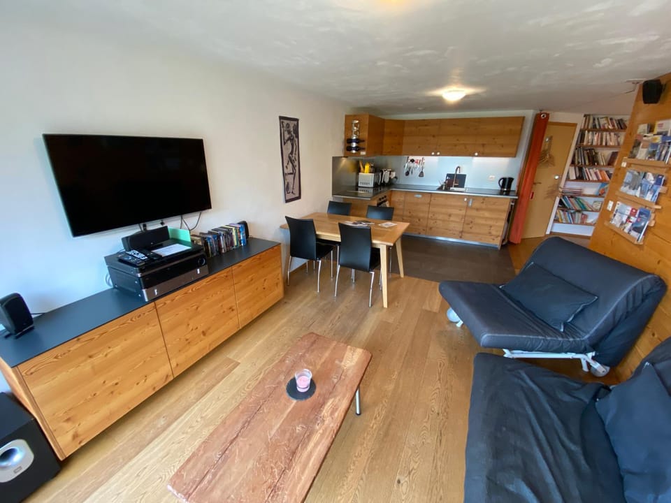 Living room, Seating area, kitchen