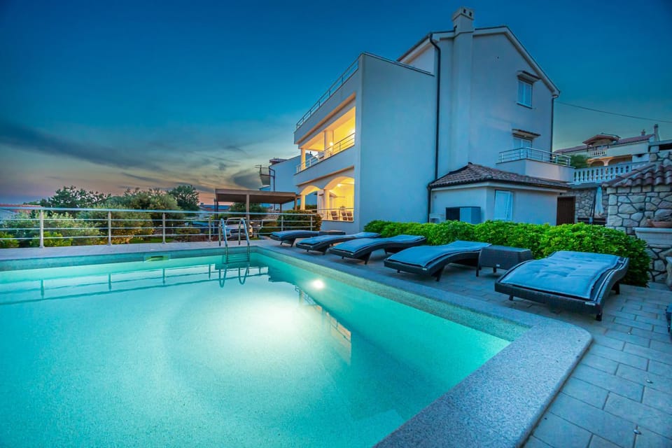Balcony/Terrace, Swimming pool