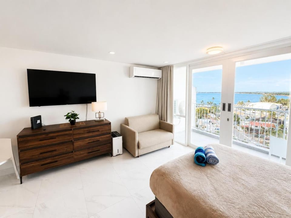 Elegant Beach Escape with Ocean Views Isla Verde Apartment in Carolina