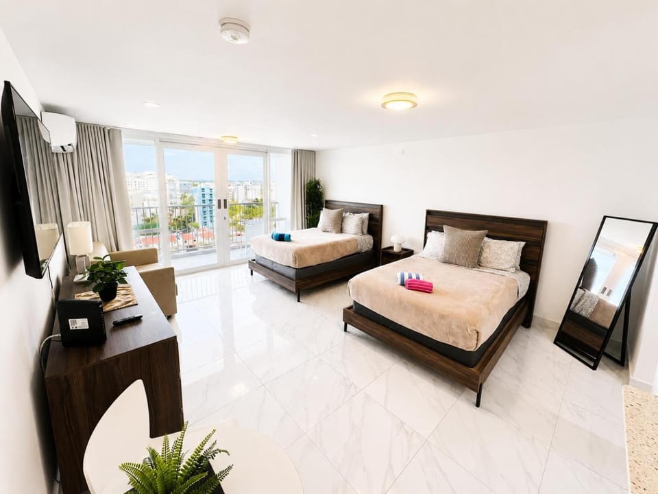 Elegant Beach Escape with Ocean Views Isla Verde Apartment in Carolina