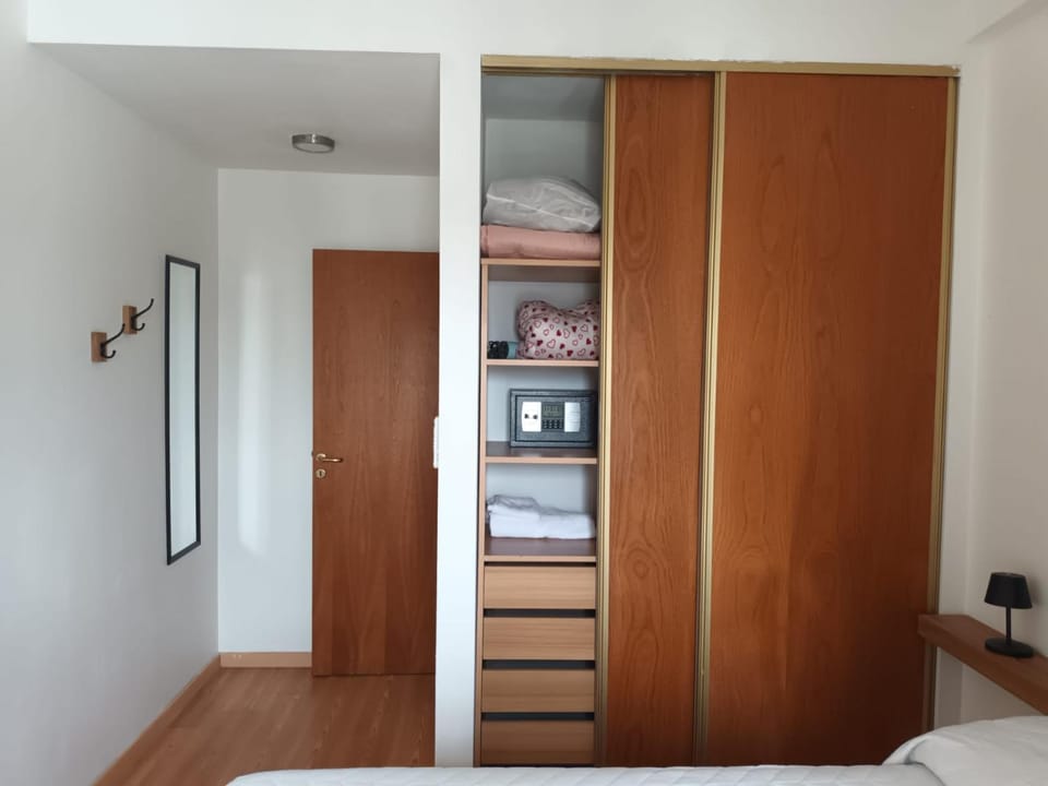 DEPARTAMENTO TEMPORARIO Zona Plaza Azcuenaga Apartment in La Plata