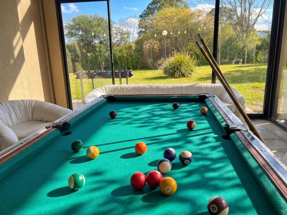 Residencia de lujo con piscina, parrilla, Pool y metegol House in Gualeguaychú